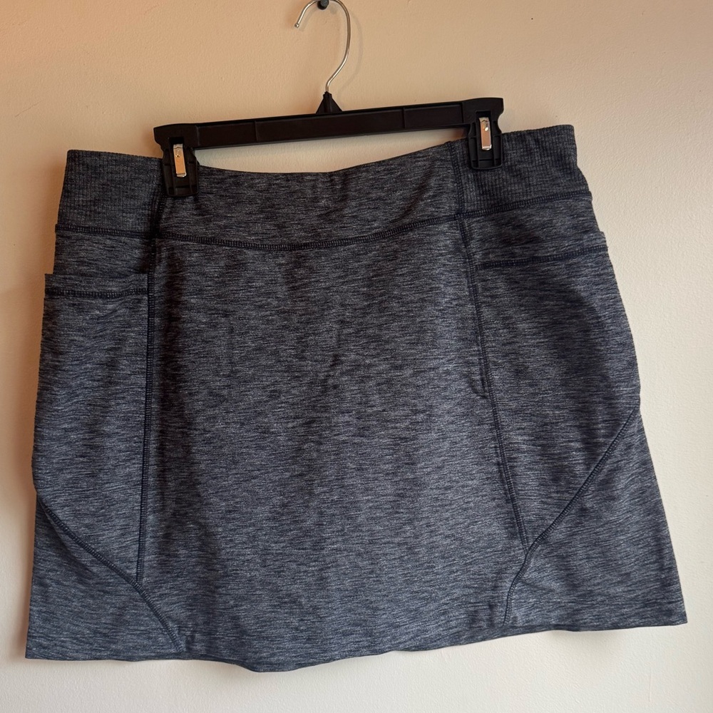 Women’s Athleta Charcoal Skort size XL